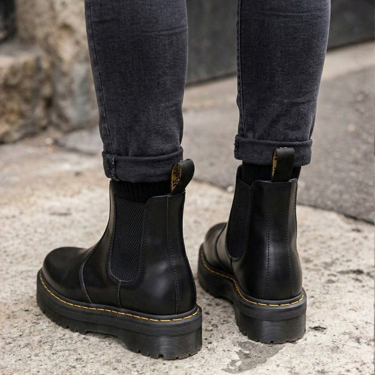 Botín Elástico Chelsea Black Stitch Cuero Hombre - Caja de 12 pares