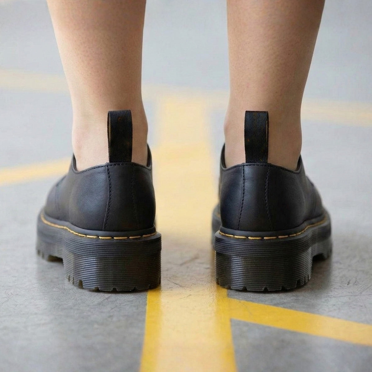 Zapatos Con Plataforma D. Martens Quad Smooth - Caja de 12 Pares