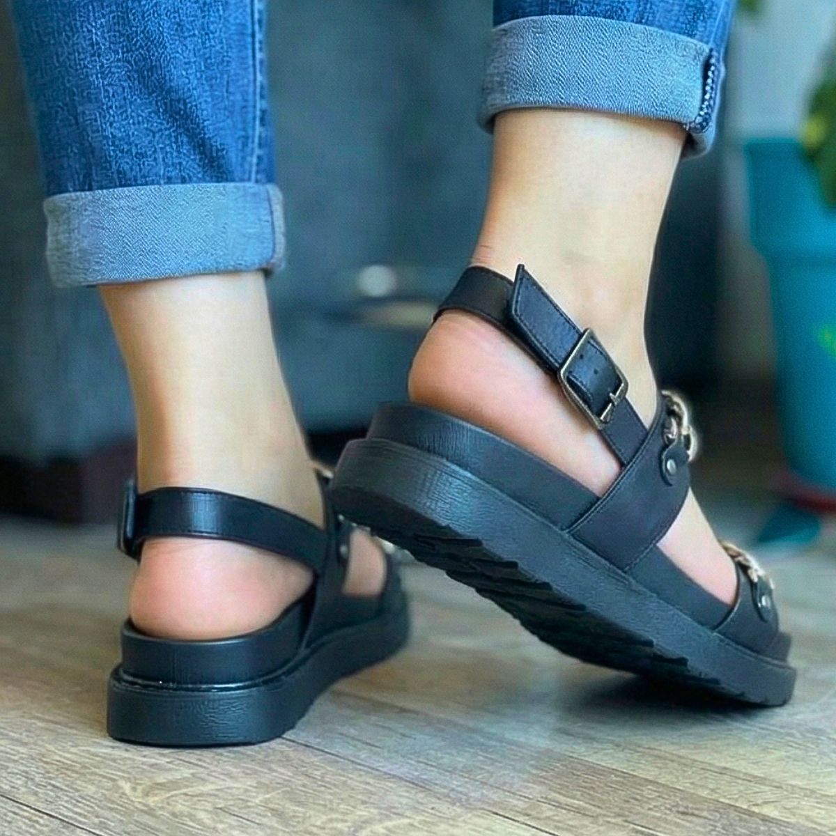 Sandalias Bajas de Cadenas Metálicas Negro - Caja de 12 Pares