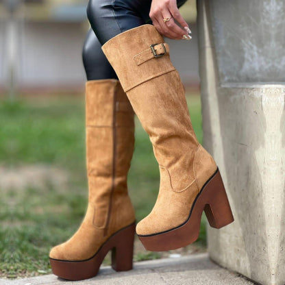 Botines de Gamuza Taco Madera Camel - Caja de 12 Pares