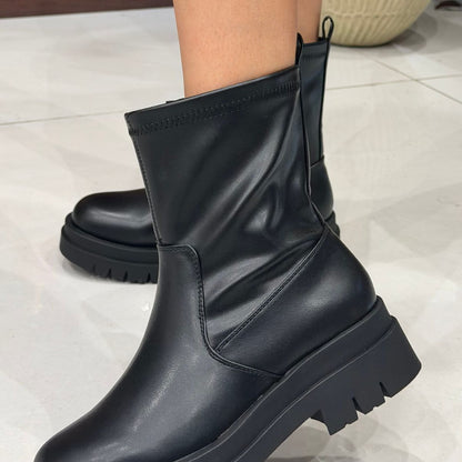 Bota Plataforma de Cuerina Caña Media Negro - Caja de 12 Pares