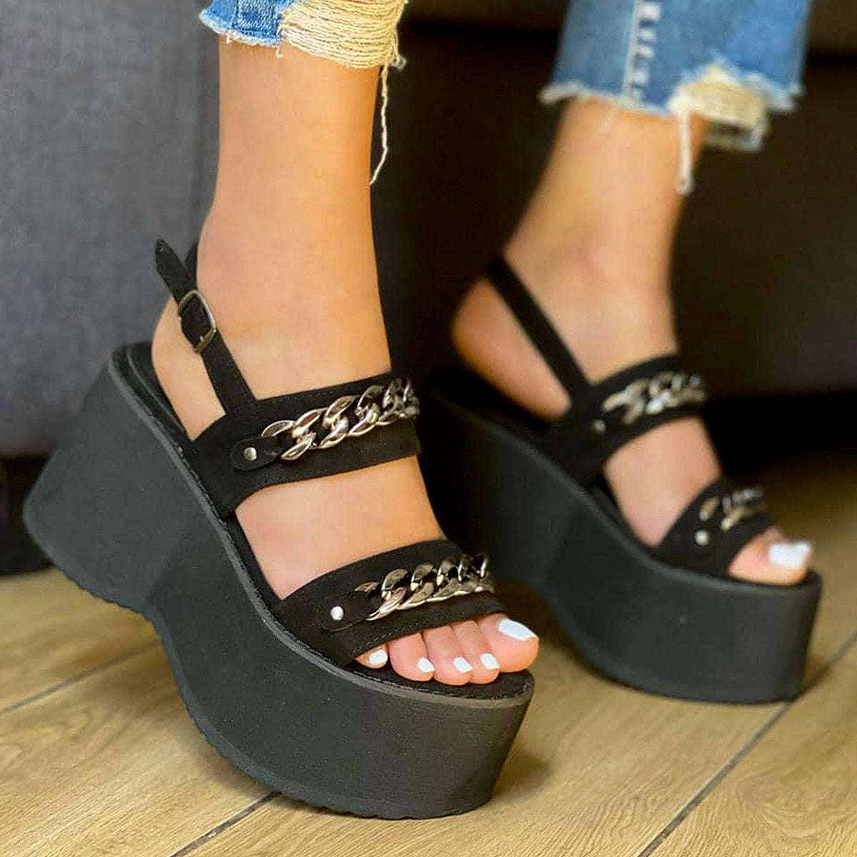Sandalias Negras de Cadenas Metálicas - Caja de 8 Pares