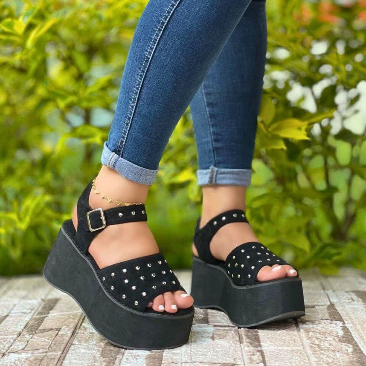 Sandalias Negras Gamuza con Puntos Plata - Caja de 8 Pares
